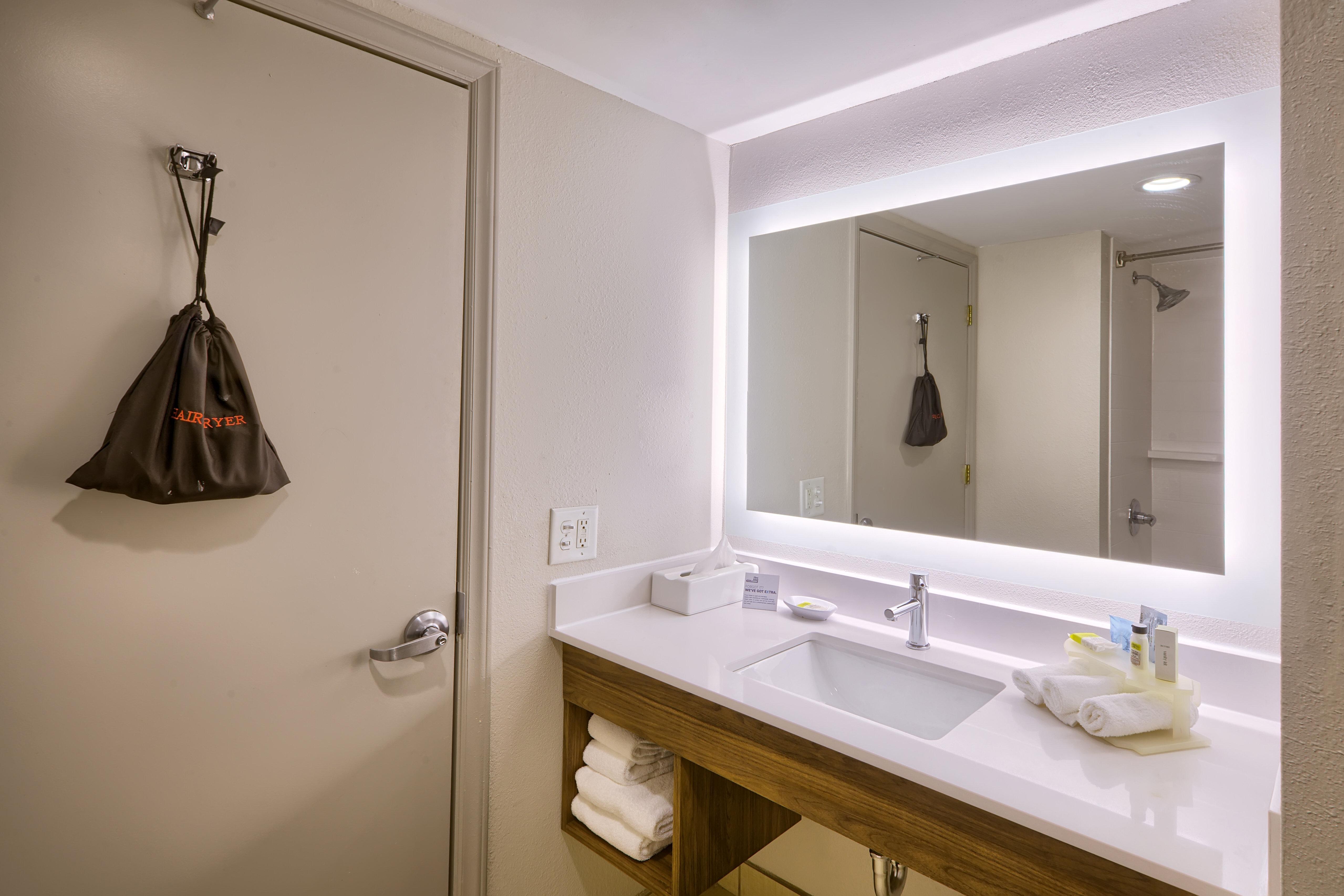 Holiday Inn Express Hotel & Suites Raleigh North - Wake Forest By Ihg Dış mekan fotoğraf
