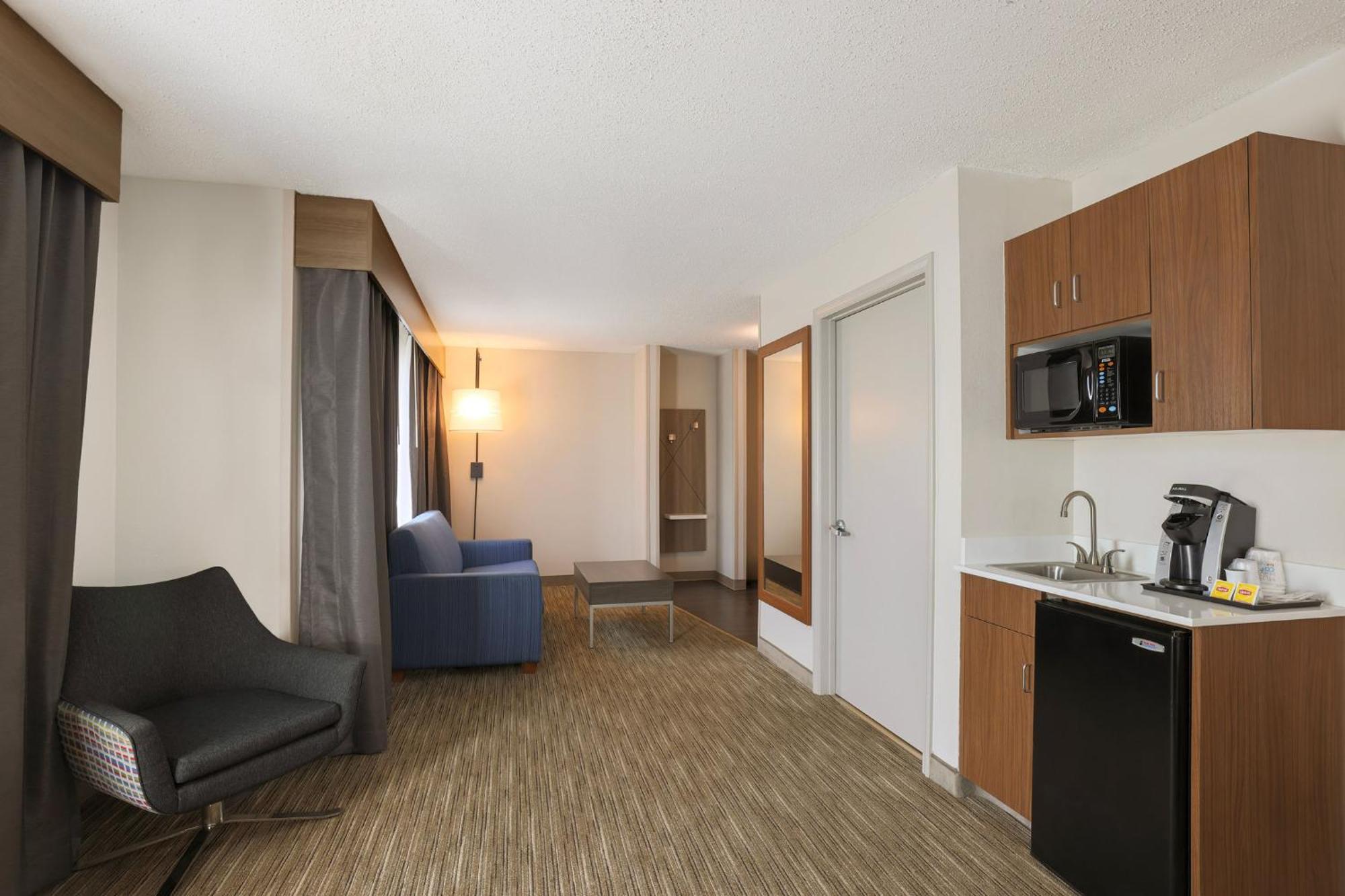 Holiday Inn Express Hotel & Suites Raleigh North - Wake Forest By Ihg Dış mekan fotoğraf