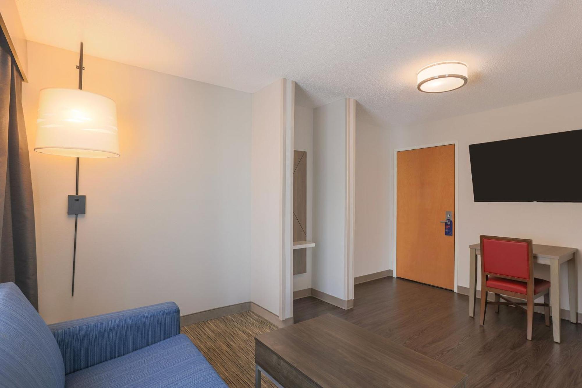 Holiday Inn Express Hotel & Suites Raleigh North - Wake Forest By Ihg Dış mekan fotoğraf