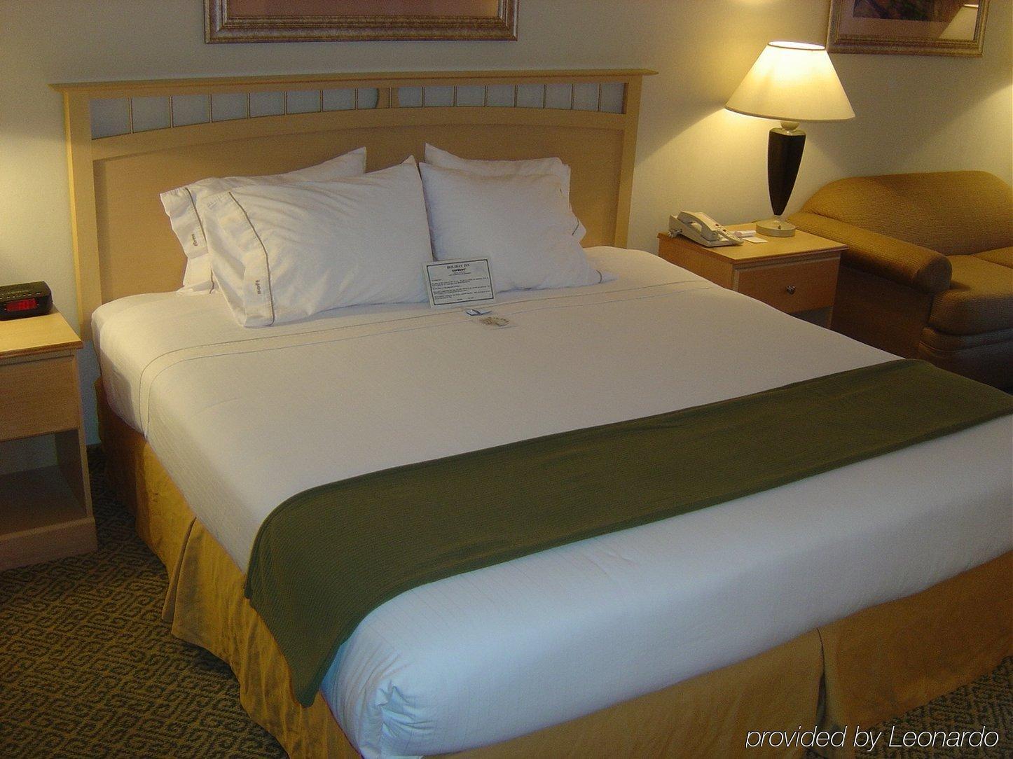 Holiday Inn Express Hotel & Suites Raleigh North - Wake Forest By Ihg Oda fotoğraf