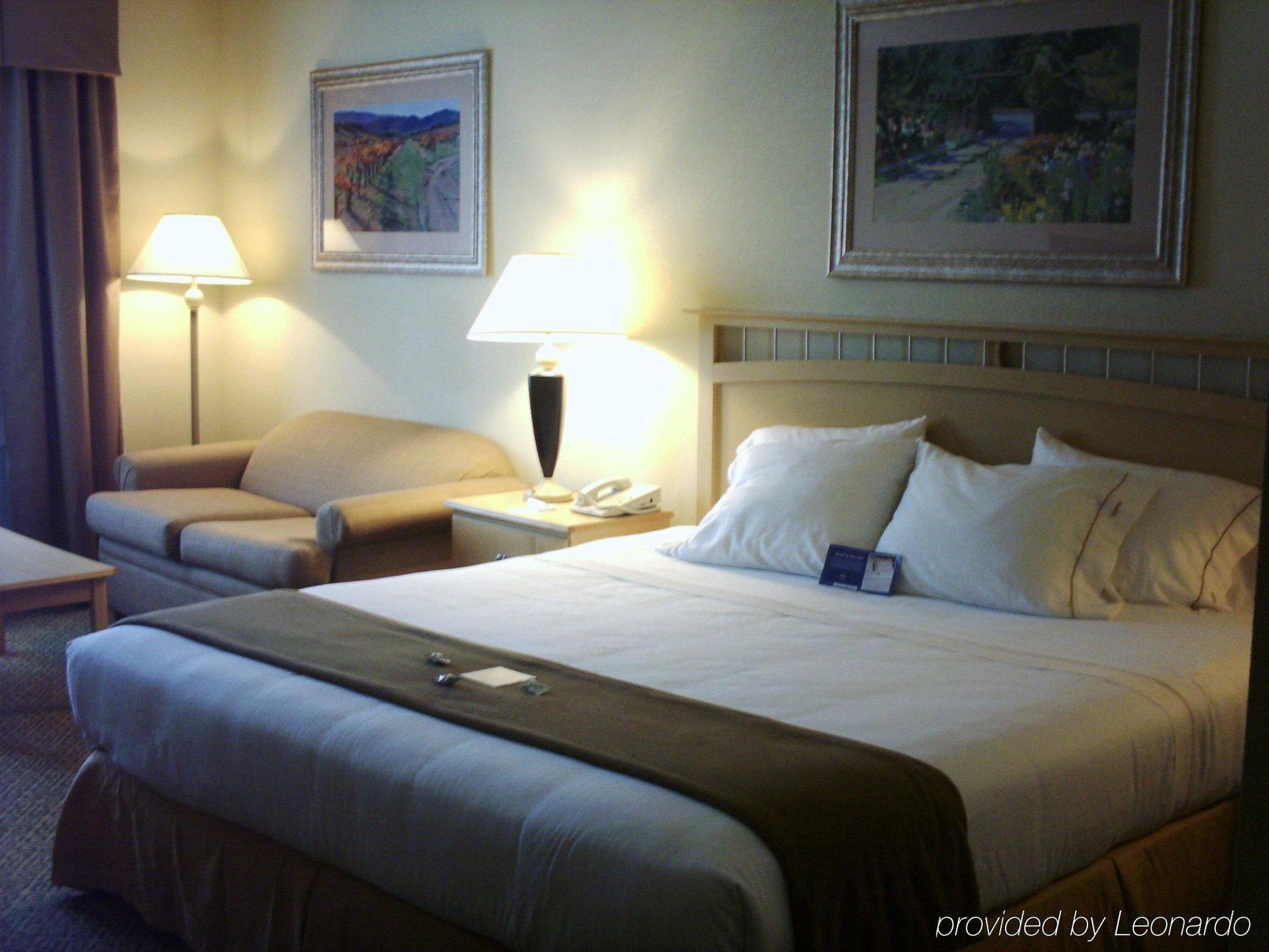 Holiday Inn Express Hotel & Suites Raleigh North - Wake Forest By Ihg Oda fotoğraf